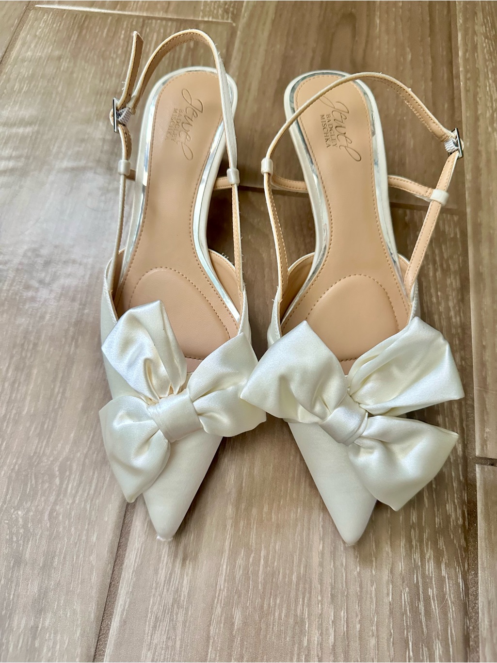 Badgley Mischka Ivory Satin Pointed-Toe Slingback Heels With Bow